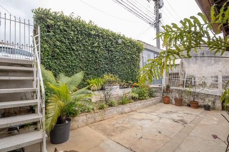 Casa à venda com 270m², 2 quartos e 3 vagas Casa à venda com 270m², 2 quartos e 3 vagasQuintal