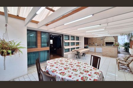 Casa à venda com 521m², 6 quartos e 6 vagasVaranda gourmet