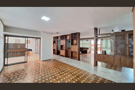 Casa à venda com 521m², 6 quartos e 6 vagasGaragem