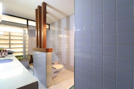 Casa à venda com 521m², 6 quartos e 6 vagasBanheiro da Suíte