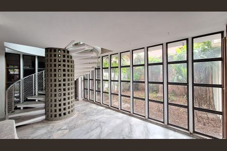 Casa à venda com 521m², 6 quartos e 6 vagasEntrada