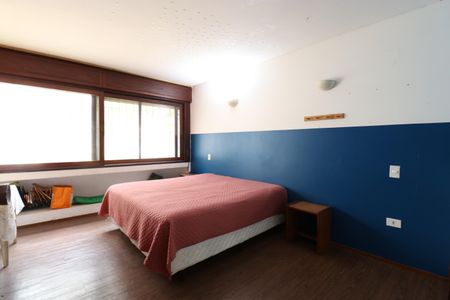 Casa à venda com 521m², 6 quartos e 6 vagasQuarto 2