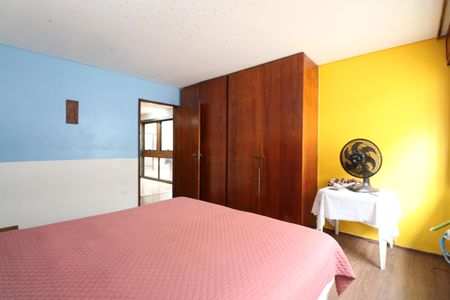 Casa à venda com 521m², 6 quartos e 6 vagasQuarto 2