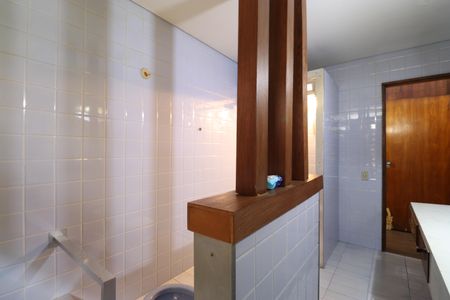 Casa à venda com 521m², 6 quartos e 6 vagasBanheiro da Suíte