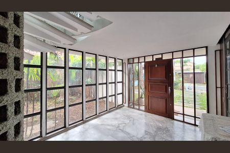 Casa à venda com 521m², 6 quartos e 6 vagasEntrada