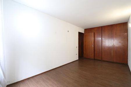 Casa à venda com 521m², 6 quartos e 6 vagasQuarto 3