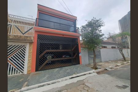 Casa para alugar com 150m², 4 quartos e 2 vagas Casa para alugar com 150m², 4 quartos e 2 vagasFachada