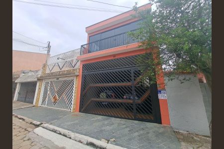 Casa para alugar com 150m², 4 quartos e 2 vagas Casa para alugar com 150m², 4 quartos e 2 vagasFachada