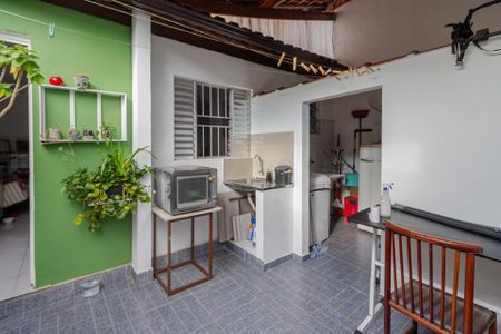 Casa à venda com 150m², 2 quartos e 2 vagas Casa à venda com 150m², 2 quartos e 2 vagasQuintal