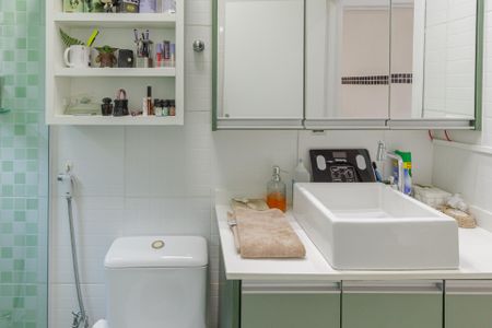 Casa à venda com 150m², 2 quartos e 2 vagas Casa à venda com 150m², 2 quartos e 2 vagasBanheiro