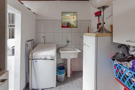 Casa à venda com 150m², 2 quartos e 2 vagas Casa à venda com 150m², 2 quartos e 2 vagasÁrea de Serviço