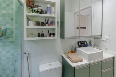 Casa à venda com 150m², 2 quartos e 2 vagas Casa à venda com 150m², 2 quartos e 2 vagasBanheiro