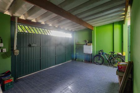 Casa à venda com 150m², 2 quartos e 2 vagas Casa à venda com 150m², 2 quartos e 2 vagasGaragem