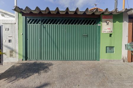 Casa à venda com 150m², 2 quartos e 2 vagas Casa à venda com 150m², 2 quartos e 2 vagasFachada