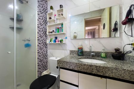 Apartamento à venda com 49m², 2 quartos e 1 vaga Apartamento à venda com 49m², 2 quartos e 1 vagaBanheiro Social