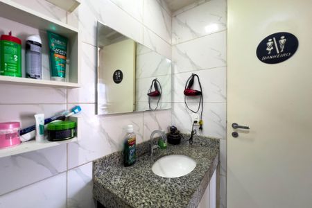 Apartamento à venda com 49m², 2 quartos e 1 vaga Apartamento à venda com 49m², 2 quartos e 1 vagaBanheiro Social