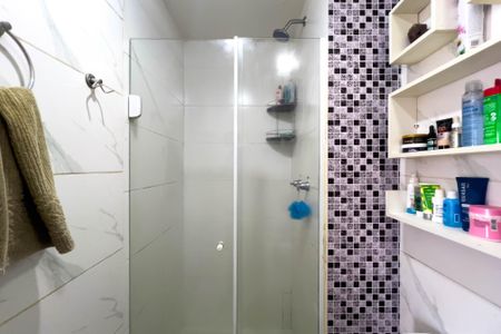 Apartamento à venda com 49m², 2 quartos e 1 vaga Apartamento à venda com 49m², 2 quartos e 1 vagaBanheiro Social