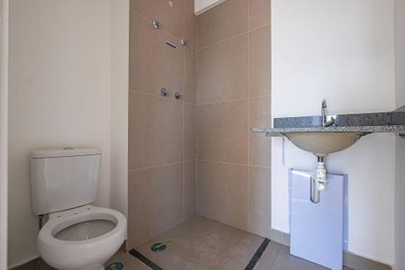 Banheiro de kitnet/studio à venda com 1 quarto, 24m² em Sumarezinho, São Paulo