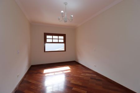 Casa à venda com 311m², 4 quartos e 4 vagasQuarto