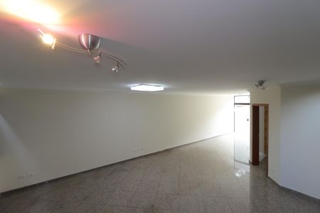 Sala de casa à venda com 4 quartos, 311m² em Vila Valparaíso, Santo André