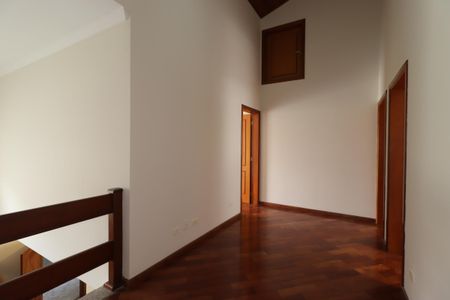 Casa à venda com 311m², 4 quartos e 4 vagasCorredor