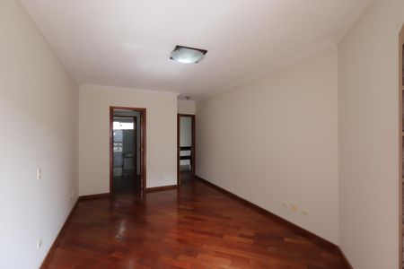 Casa à venda com 311m², 4 quartos e 4 vagasSuíte 3