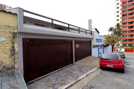 Casa à venda com 311m², 4 quartos e 4 vagasFachada