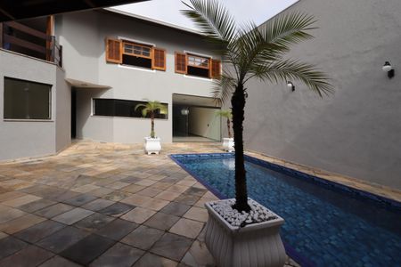 Casa à venda com 311m², 4 quartos e 4 vagasPiscina