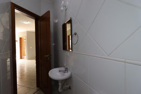 Casa à venda com 311m², 4 quartos e 4 vagasBanheiro de Serviço