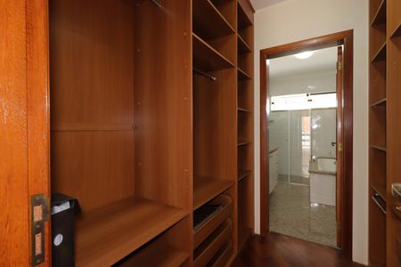 Casa à venda com 311m², 4 quartos e 4 vagasCloset da Suíte 3