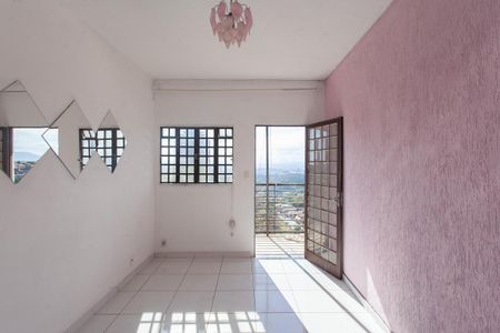 Casa para alugar com 100m², 3 quartos e 1 vagaSala