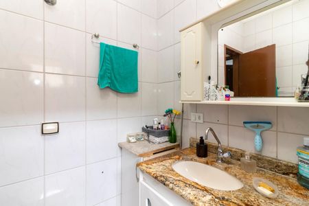 Casa à venda com 142m², 4 quartos e 3 vagasBanheiro 