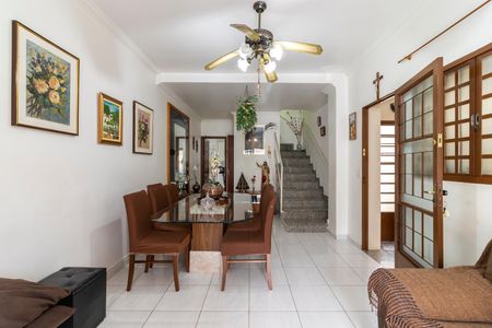 Casa à venda com 142m², 4 quartos e 3 vagasSala 