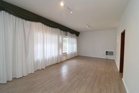 Sala de casa à venda com 5 quartos, 300m² em Portuguesa, Rio de Janeiro