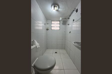 Banheiro Social de casa para alugar com 1 quarto, 30m² em Vila Nina, São Paulo