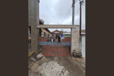 Casa à venda com 300m², 3 quartos e 2 vagasFachada