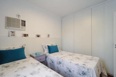 Apartamento à venda com 280m², 3 quartos e 3 vagas Apartamento à venda com 280m², 3 quartos e 3 vagasQuarto 2