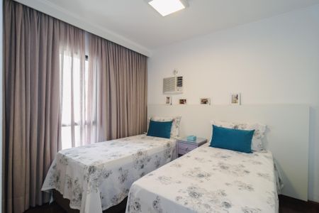 Apartamento à venda com 280m², 3 quartos e 3 vagas Apartamento à venda com 280m², 3 quartos e 3 vagasQuarto 2