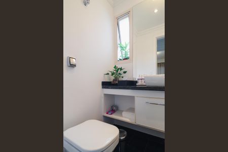 Apartamento à venda com 280m², 3 quartos e 3 vagas Apartamento à venda com 280m², 3 quartos e 3 vagasLavabo