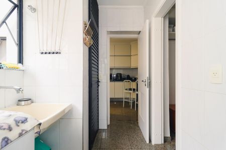 Apartamento à venda com 280m², 3 quartos e 3 vagas Apartamento à venda com 280m², 3 quartos e 3 vagasÁrea de Serviço