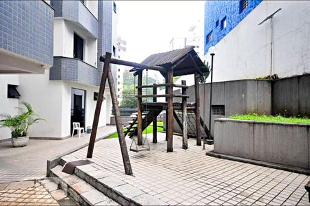 Apartamento à venda com 280m², 3 quartos e 3 vagas Apartamento à venda com 280m², 3 quartos e 3 vagasÁrea comum - Playground