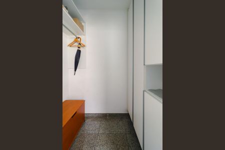 Apartamento à venda com 280m², 3 quartos e 3 vagas Apartamento à venda com 280m², 3 quartos e 3 vagasÁrea de Serviço