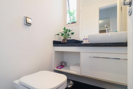 Apartamento à venda com 280m², 3 quartos e 3 vagas Apartamento à venda com 280m², 3 quartos e 3 vagasLavabo