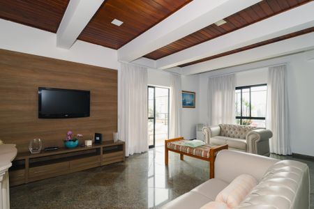 Apartamento à venda com 280m², 3 quartos e 3 vagas Apartamento à venda com 280m², 3 quartos e 3 vagasCobertura