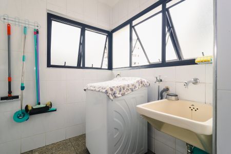 Apartamento à venda com 280m², 3 quartos e 3 vagas Apartamento à venda com 280m², 3 quartos e 3 vagasÁrea de Serviço