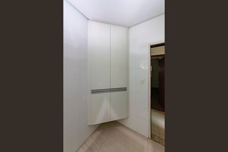 Casa à venda com 230m², 3 quartos e 5 vagas Casa à venda com 230m², 3 quartos e 5 vagasBanheiro Social