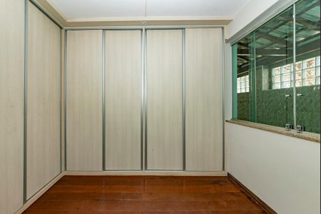 Casa à venda com 230m², 3 quartos e 5 vagas Casa à venda com 230m², 3 quartos e 5 vagasQuarto 1