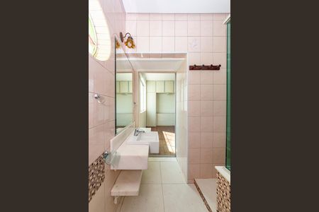 Casa à venda com 230m², 3 quartos e 5 vagas Casa à venda com 230m², 3 quartos e 5 vagasBanheiro da Suíte