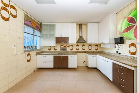 Casa à venda com 230m², 3 quartos e 5 vagas Casa à venda com 230m², 3 quartos e 5 vagasCozinha