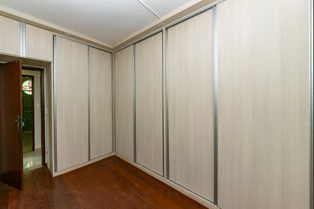 Casa à venda com 230m², 3 quartos e 5 vagas Casa à venda com 230m², 3 quartos e 5 vagasQuarto 1